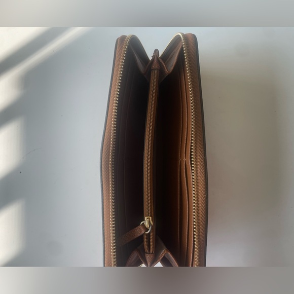 Michael Kors wallet - Picture 3 of 6